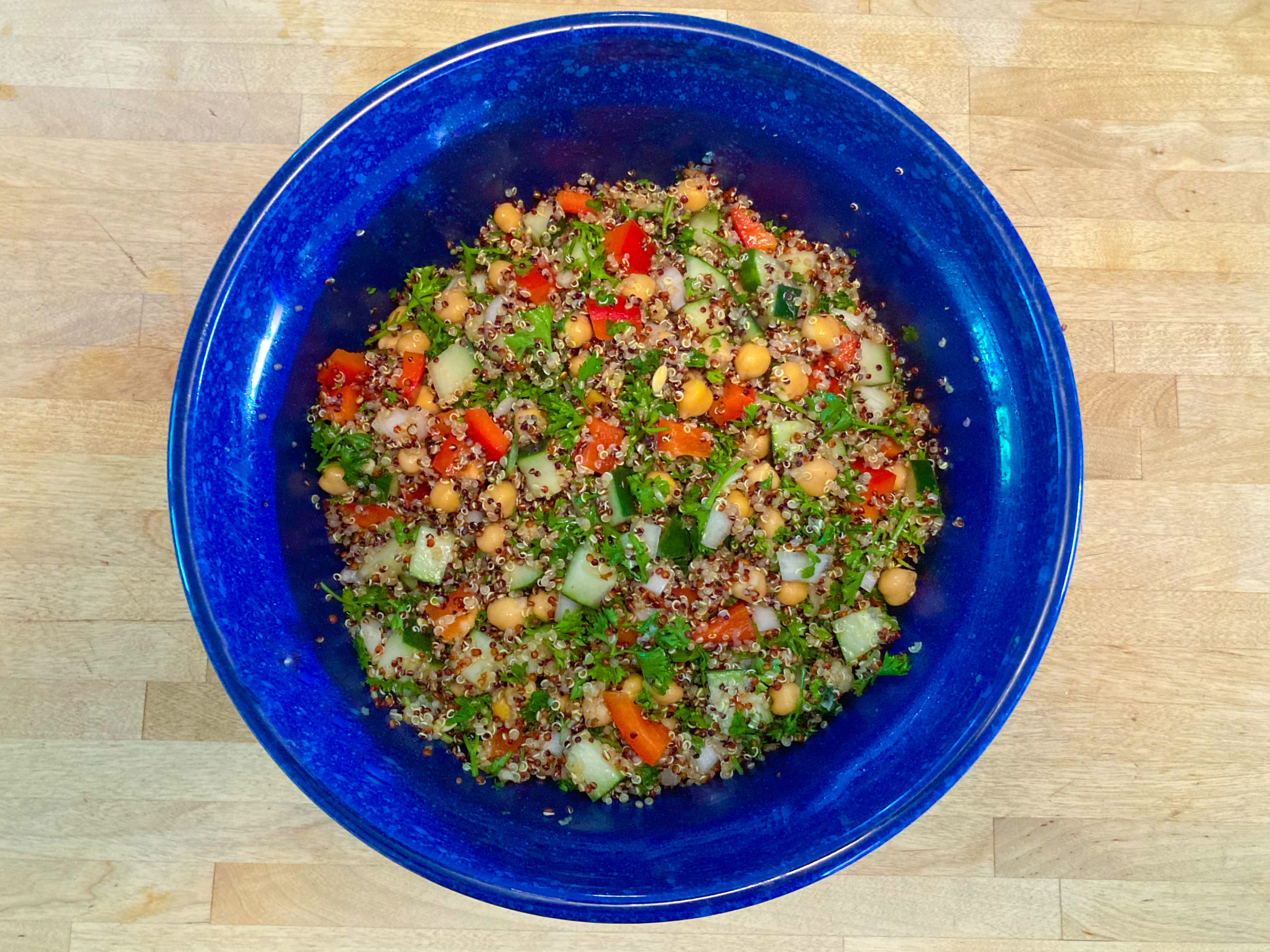 Quinoa Salad w/ Chickpeas, Peppers, & Cucumbers