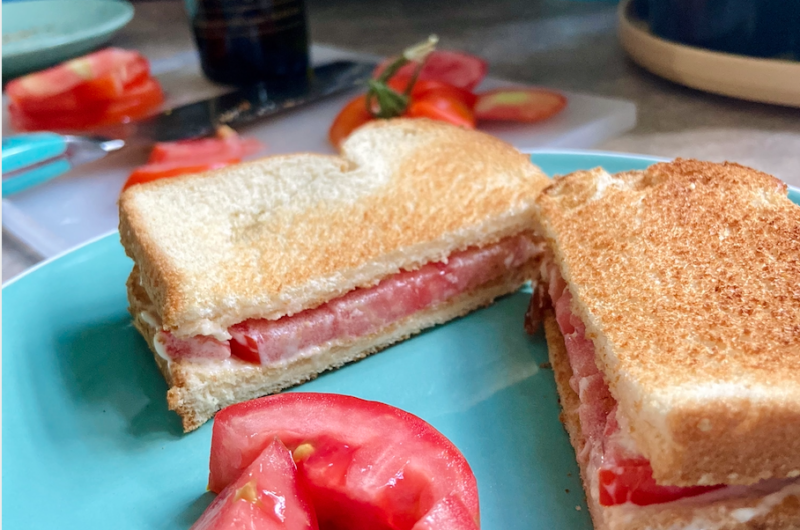 EZPZ Tomato Sandwich